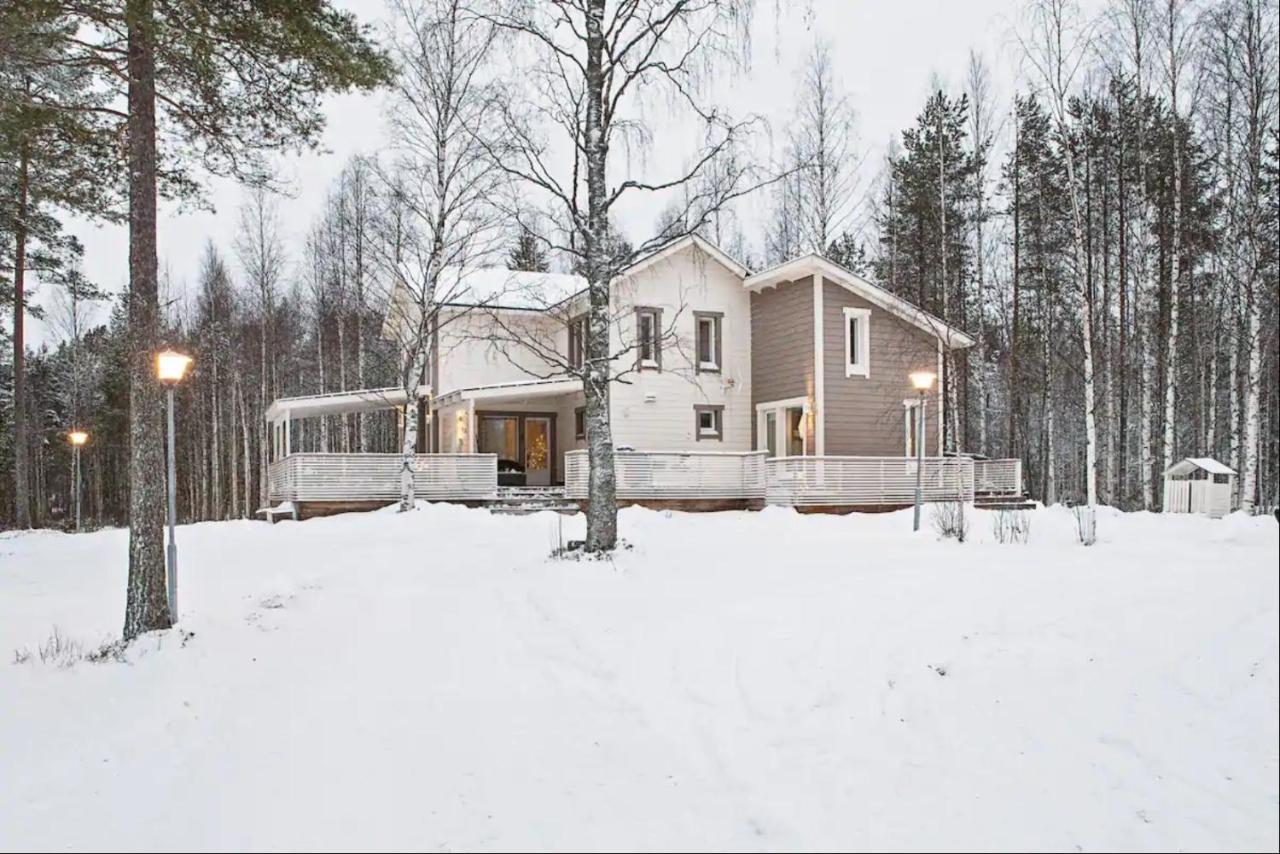 Luxurious Villa Kinos With Jacuzzi Rovaniemi Exteriér fotografie