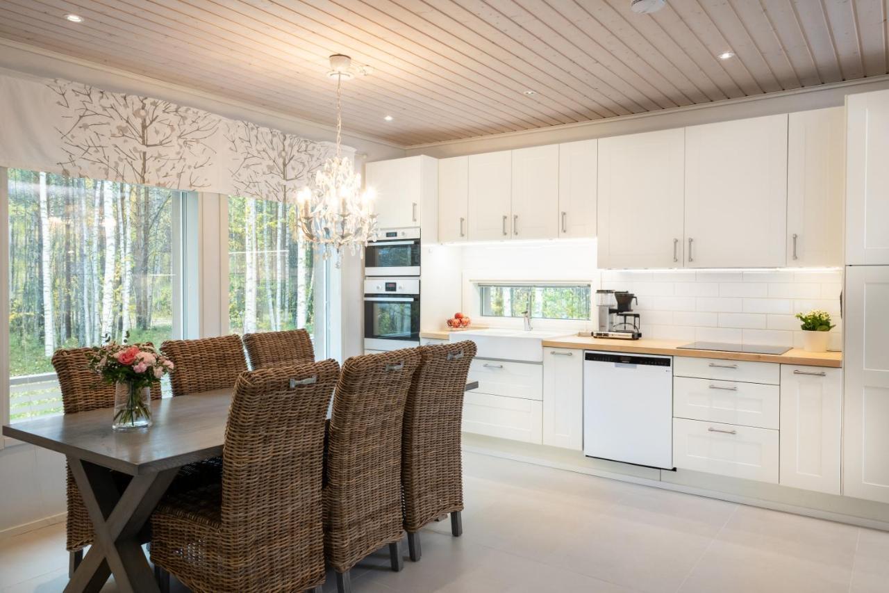 Luxurious Villa Kinos With Jacuzzi Rovaniemi Exteriér fotografie